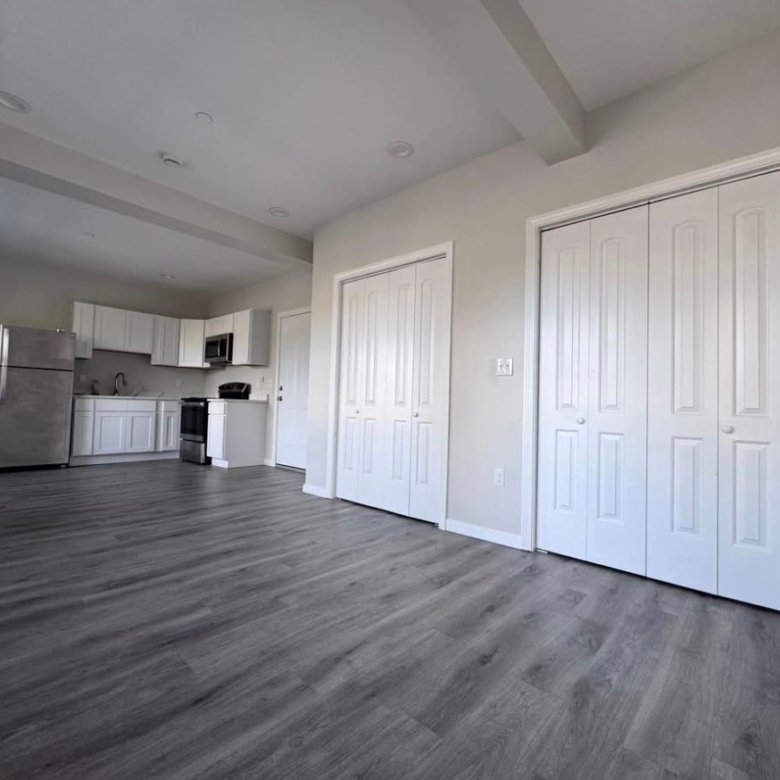 27 Main St Studio Apartment